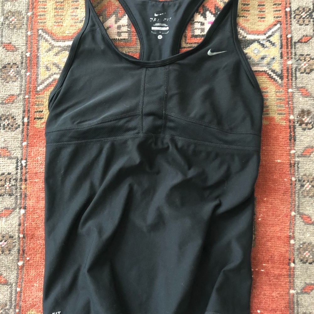 Nike workout tank size medium